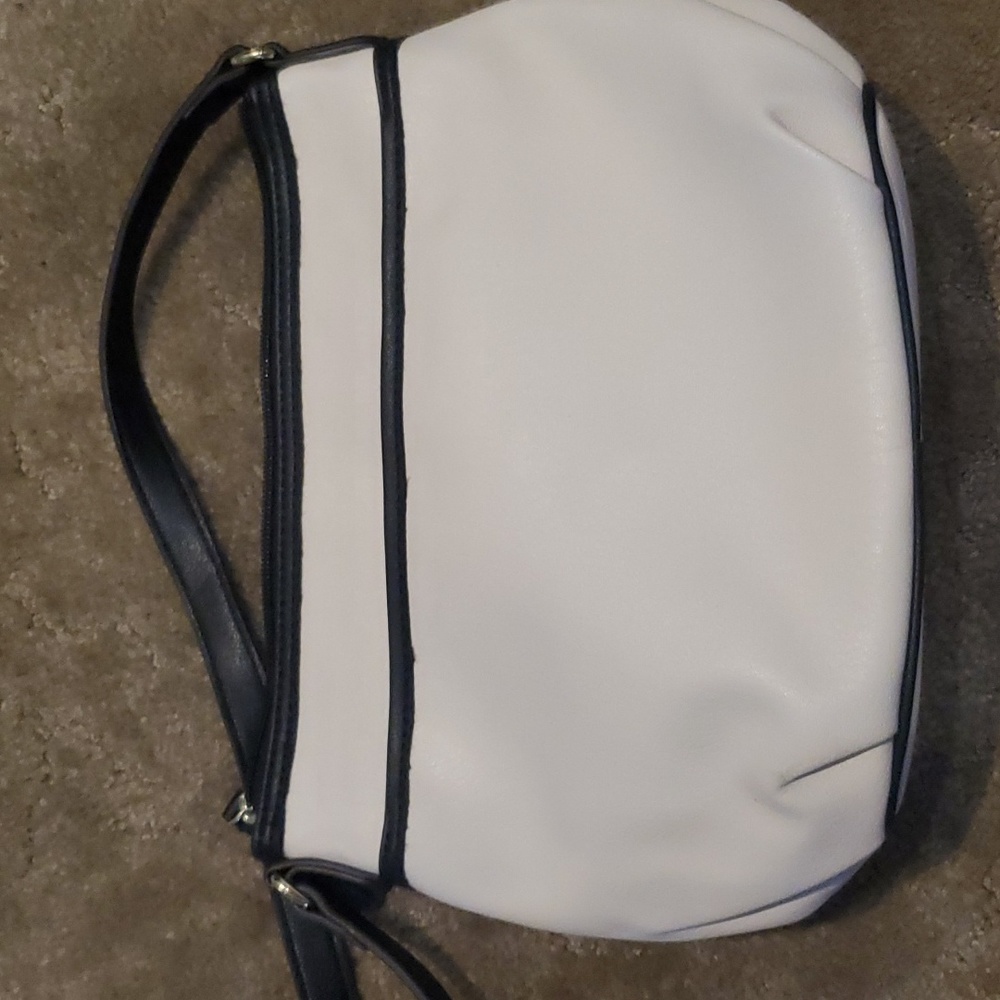 Liz Claiborne like new cute black white bag with flowers. Still has packing. - Picture 3 of 5